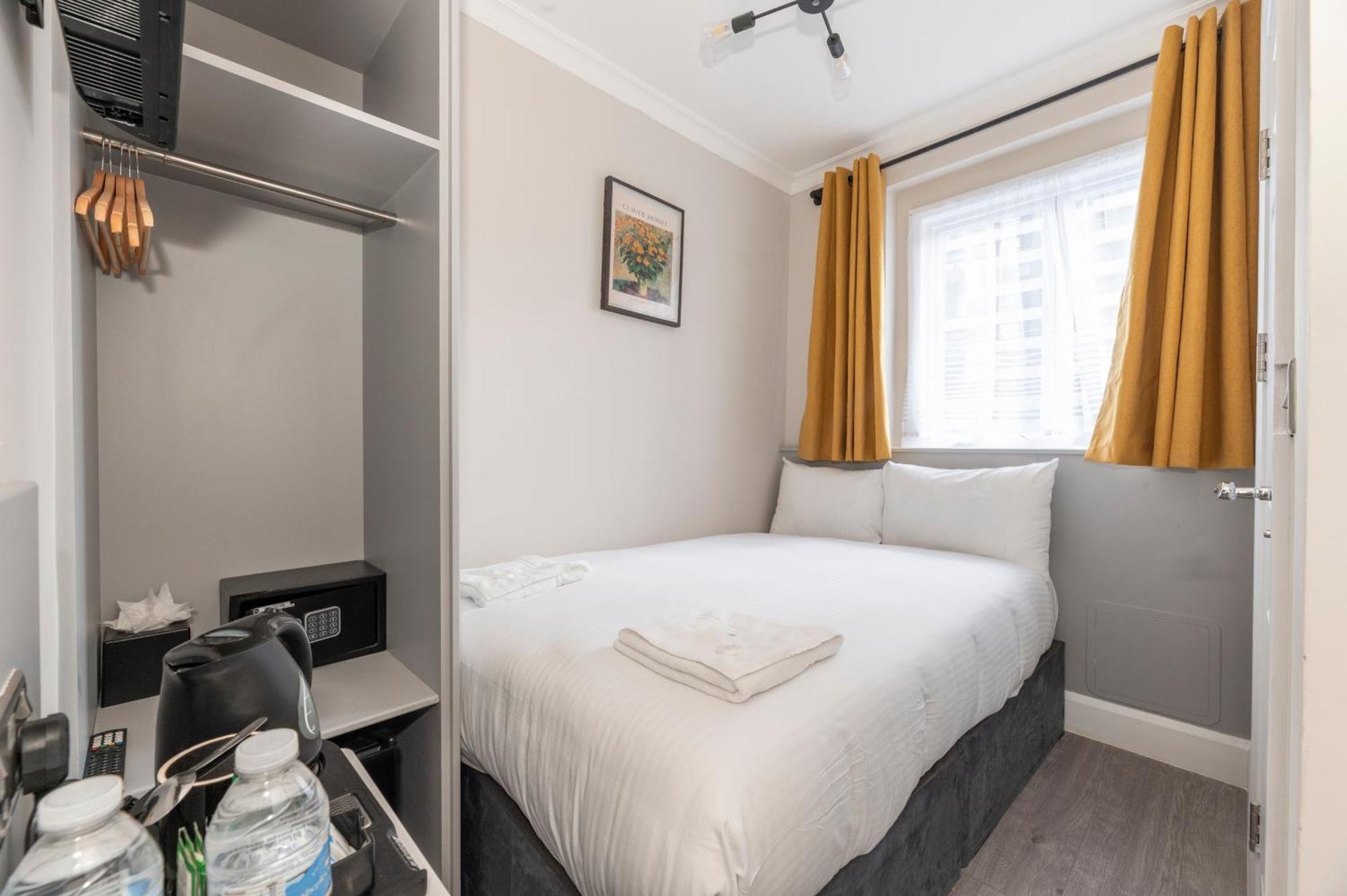 Marina Hotel Лондон Экстерьер фото